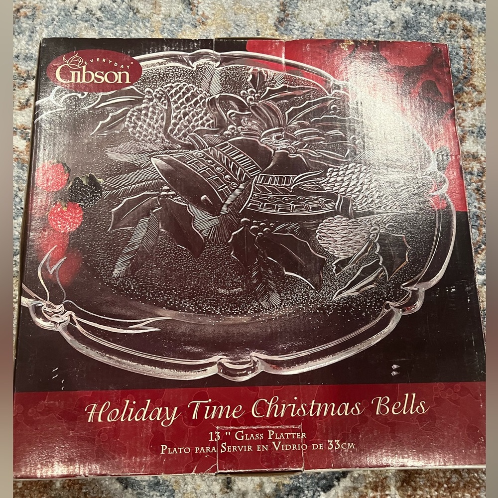 Gibson Round GlassServing Platter 13 Inch Holiday Time Christmas Bells.‎